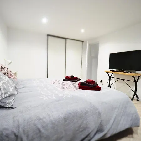 Nouveaute 2024 Design Avec Jardin * ベルリーヴ・シュル・アリエ